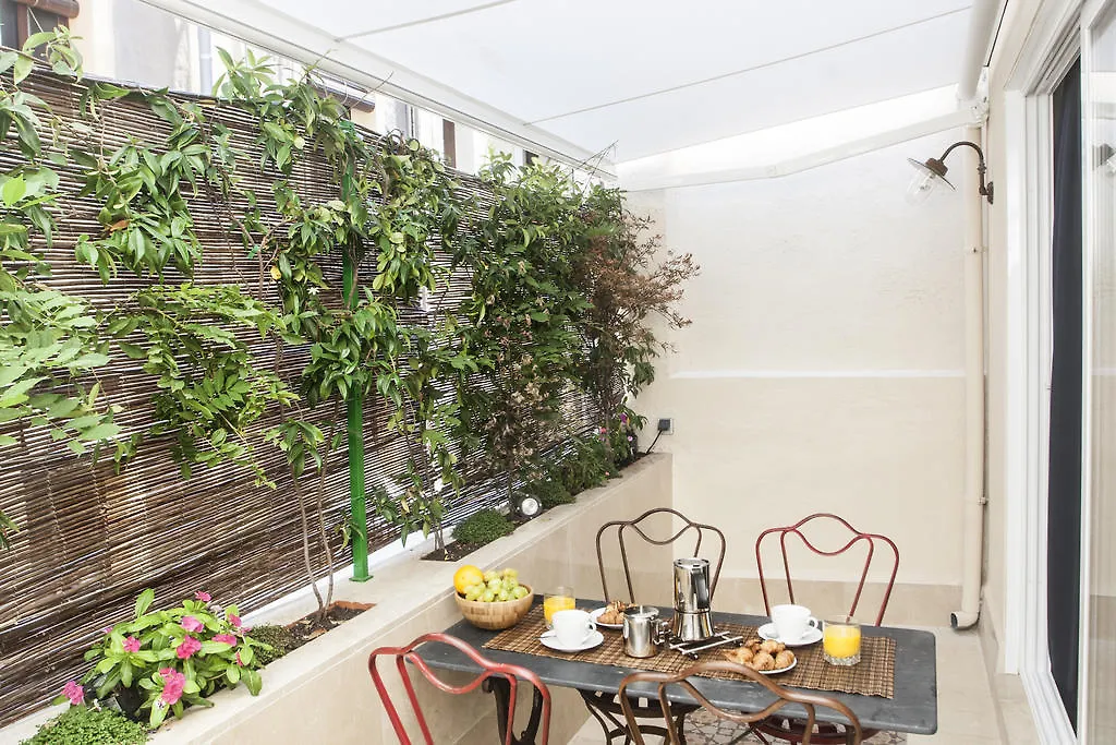 We Town House With Terrace Daire Barselona